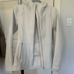 Lululemon, cross chill jacket in Bone